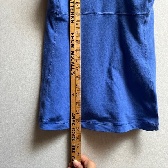 Lululemon Athletica Scoop neck Women's Blue Sleeveless Tank Top Sz 6 - Picture 7 of 7